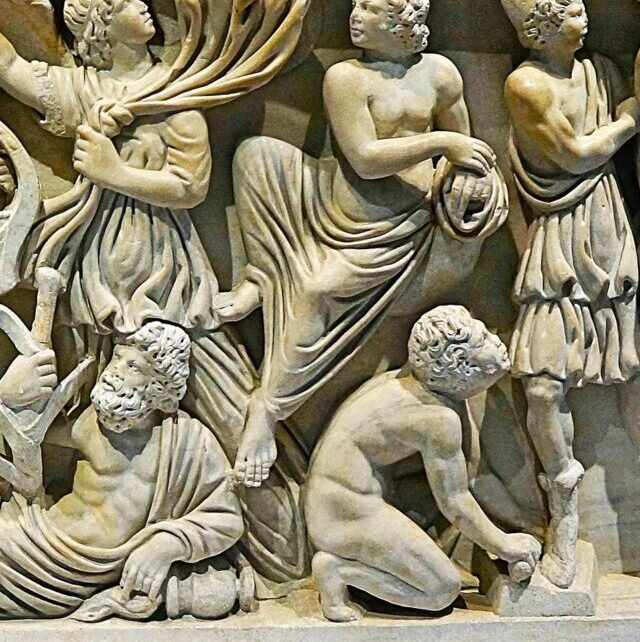 cropped-Musee_Louvre-Lens_Sarcophage